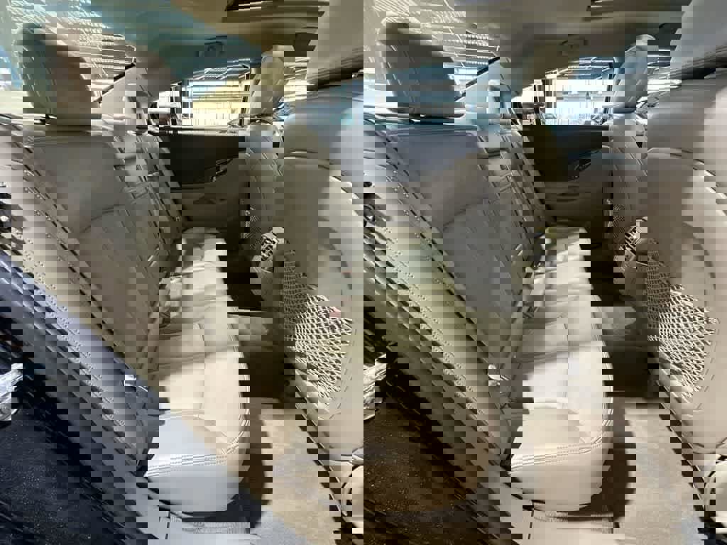 Used 2010 Buick LaCrosse CXL image 25