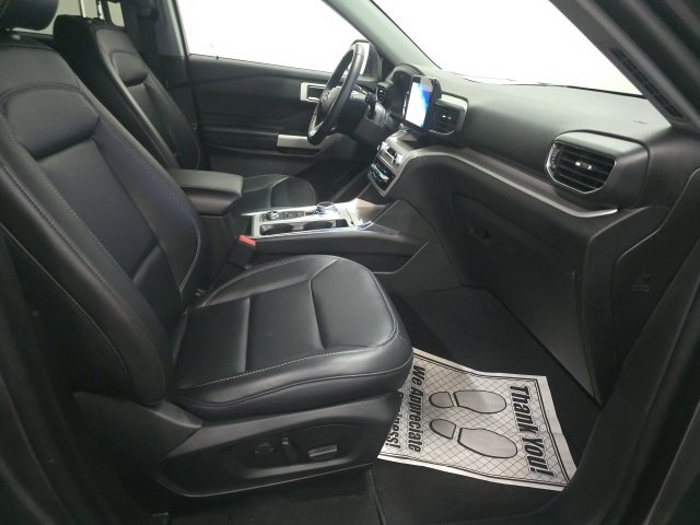 Used 2023 Ford Explorer XLT w/ Equipment Group 202A image 3