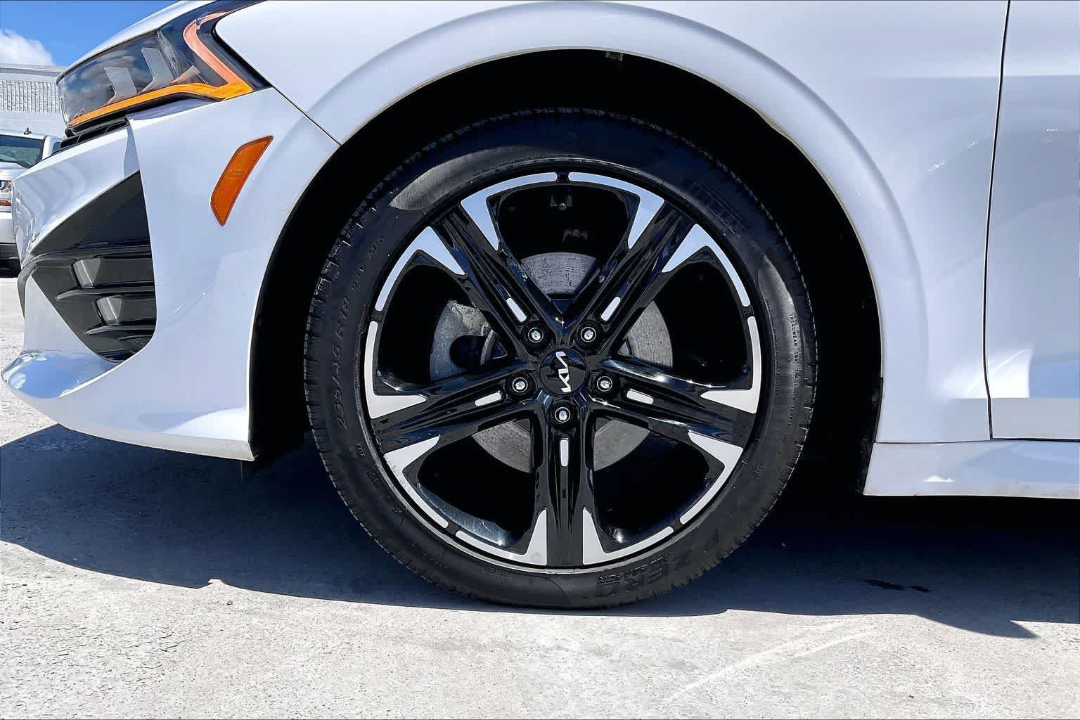 Used 2024 Kia K5 GT-Line w/ GT-Line Premium Package FWD image 8