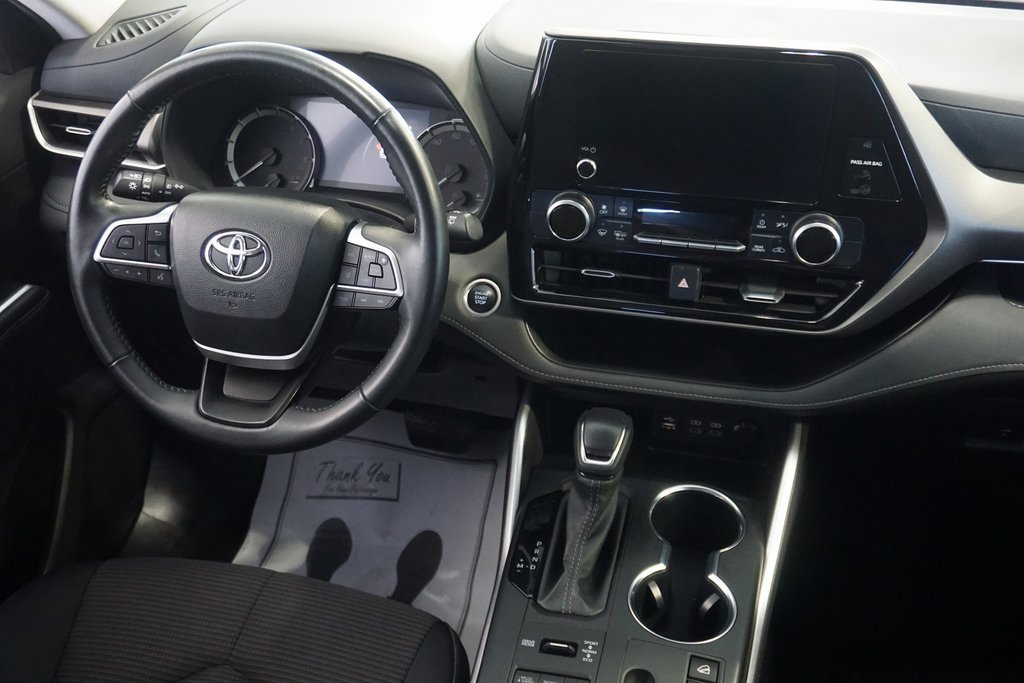 Certified 2024 Toyota Highlander LE image 29