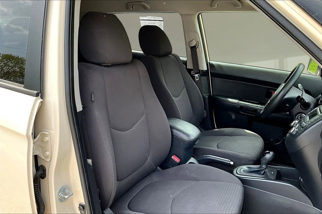 Used 2013 Kia Soul FWD image 24