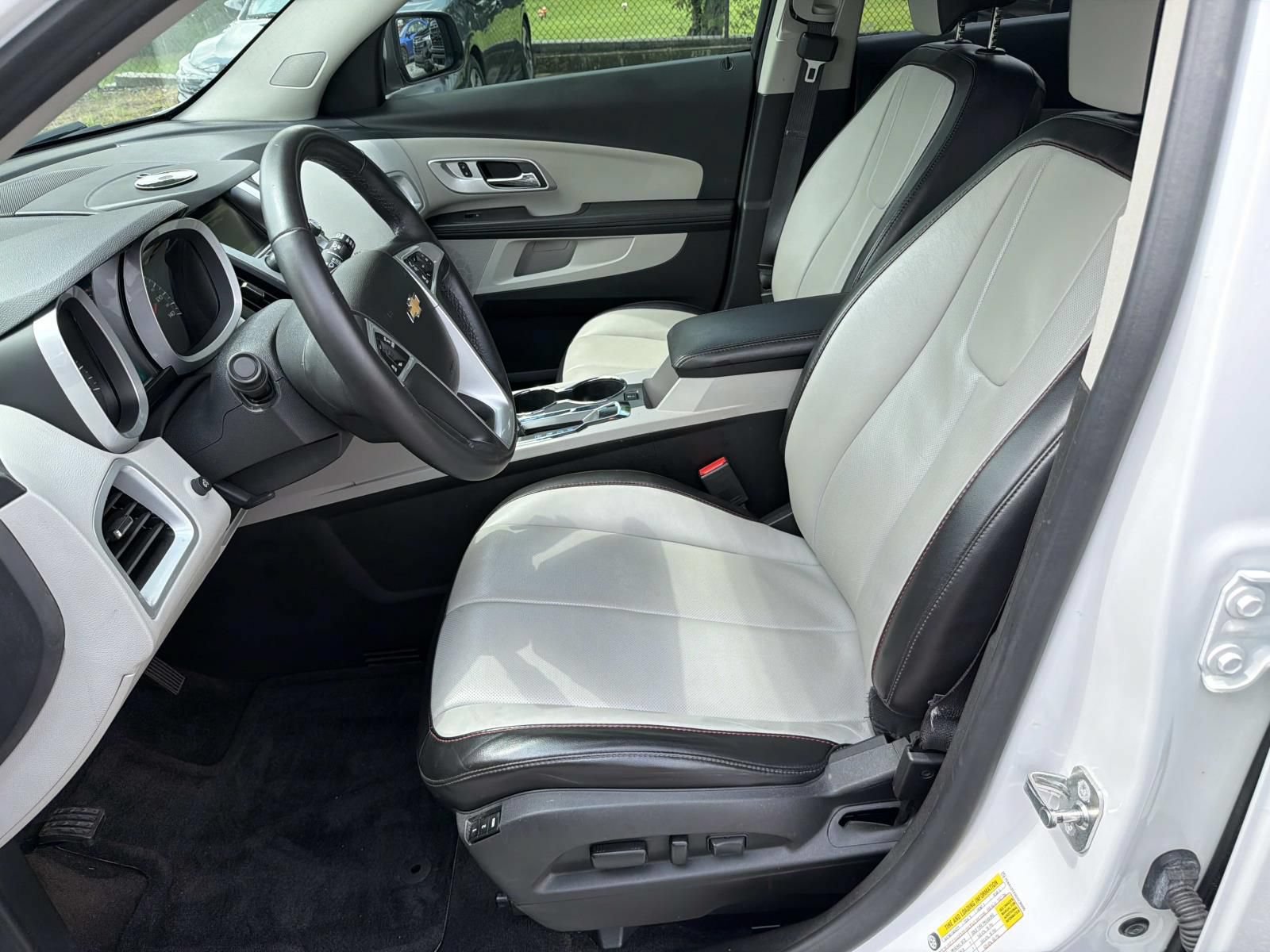 Used 2016 Chevrolet Equinox LTZ w/ Enhanced Convenience Package FWD image 9