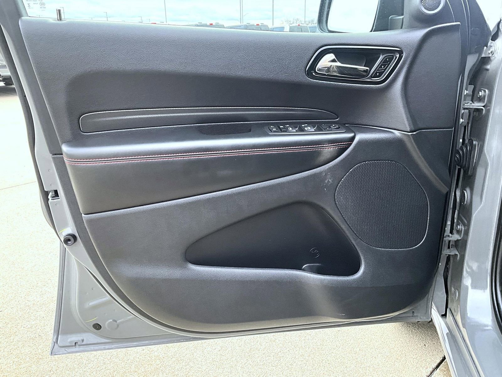 Used 2025 Dodge Durango GT image 9