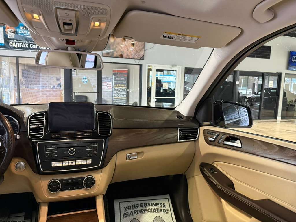 Used 2019 Mercedes-Benz GLS 450 4MATIC image 28