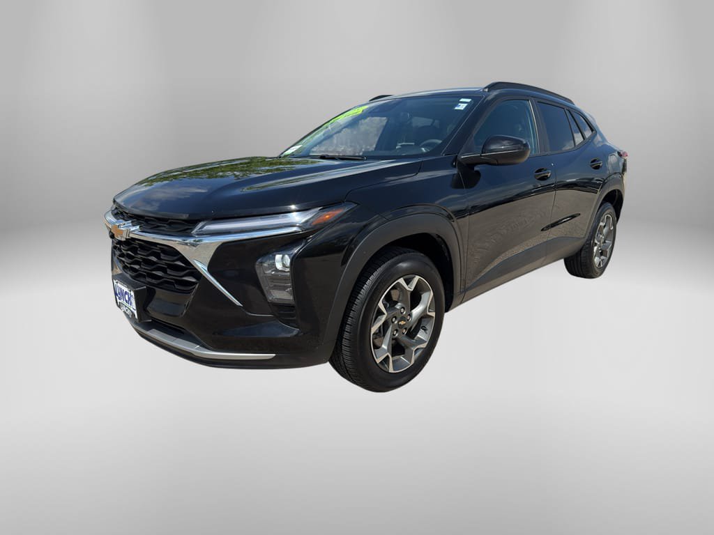 Used 2025 Chevrolet Trax LT