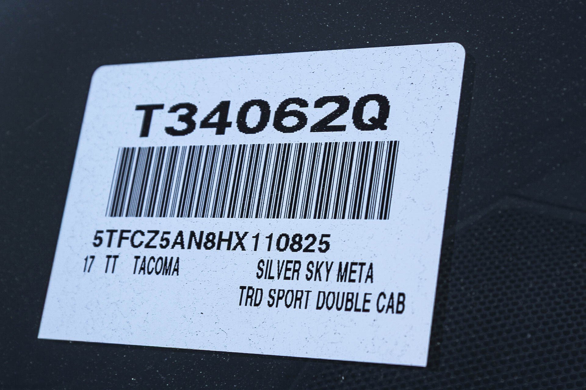 Used 2017 Toyota Tacoma TRD Sport image 28