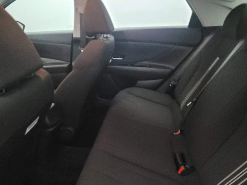 Used 2023 Hyundai Elantra SEL w/ Cargo Package FWD image 18