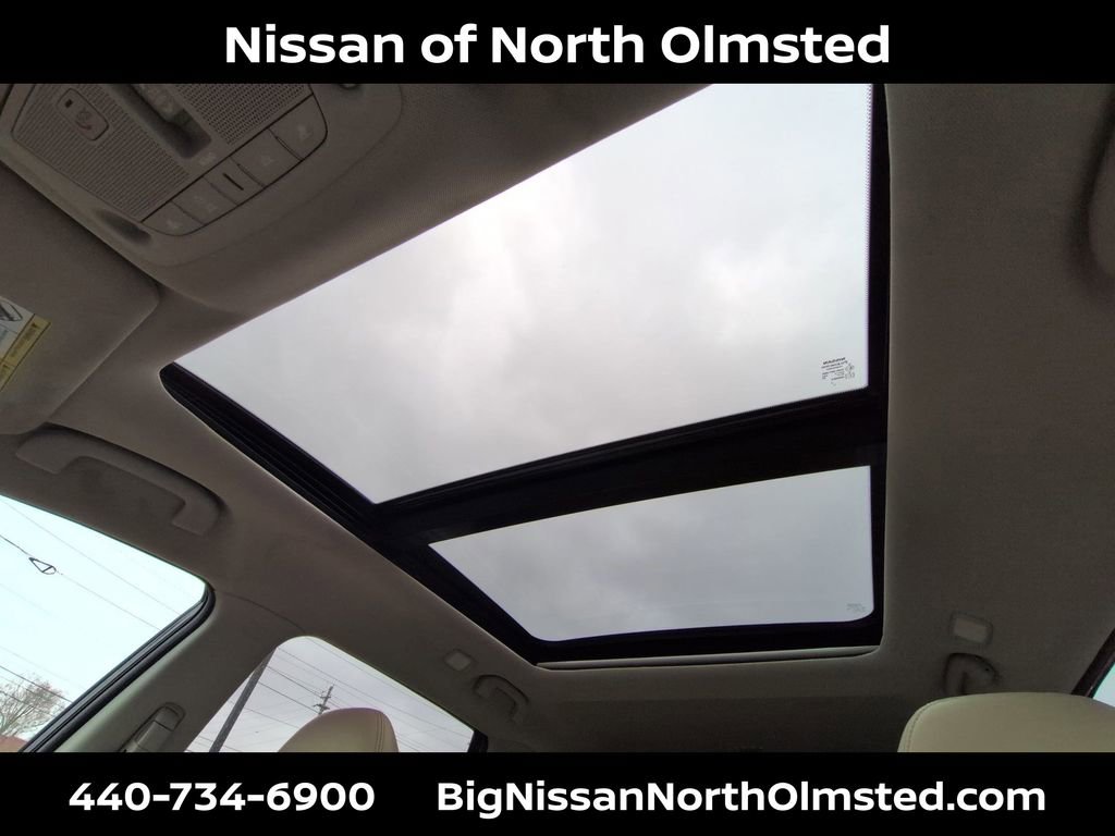 Used 2017 Nissan Rogue SL w/ SL Premium Package image 19