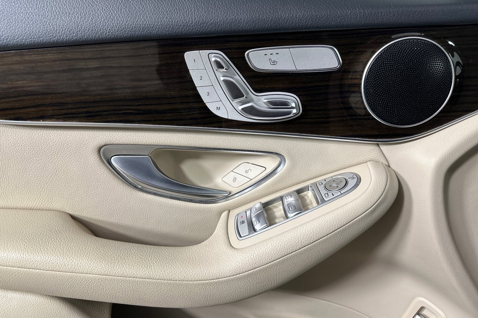 Used 2019 Mercedes-Benz GLC 300 image 10