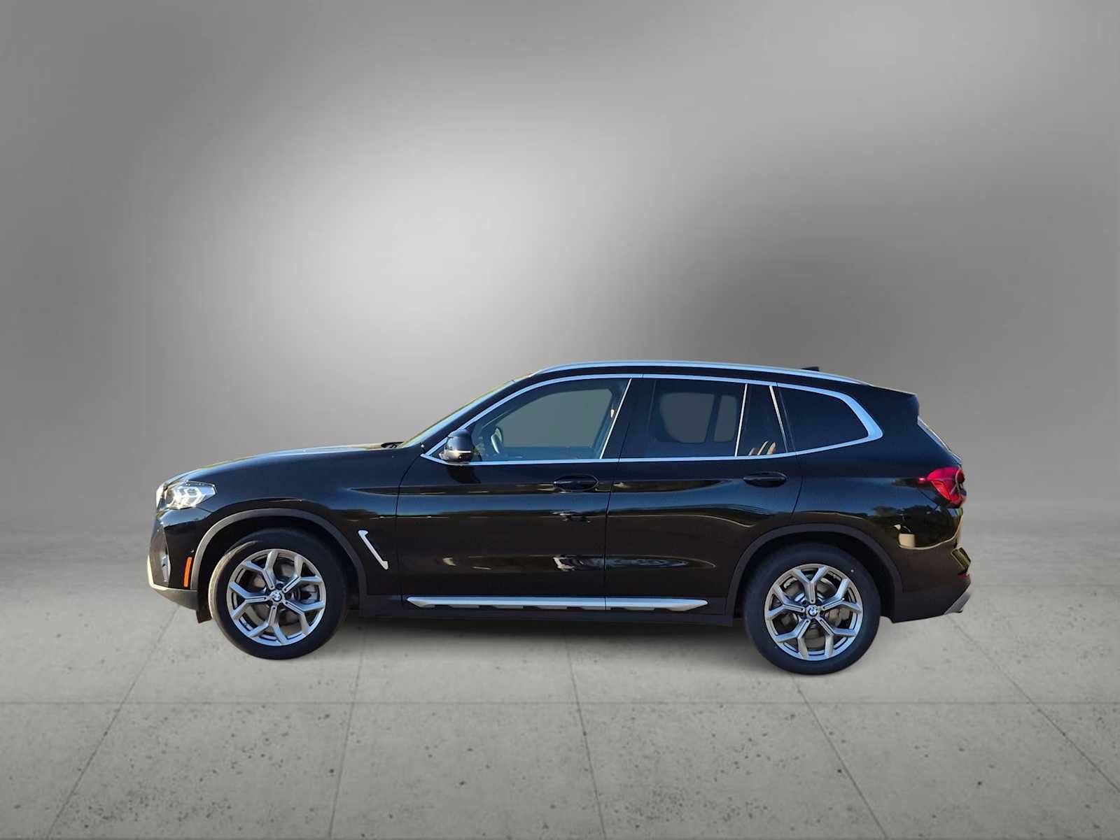 Used 2024 BMW X3 xDrive30i w/ Premium Package AWD/4WD image 5