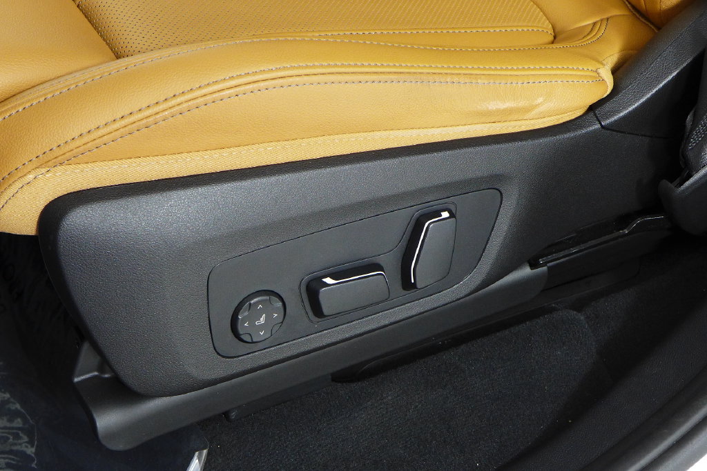 Used 2024 BMW X3 sDrive30i w/ Convenience Package RWD image 23
