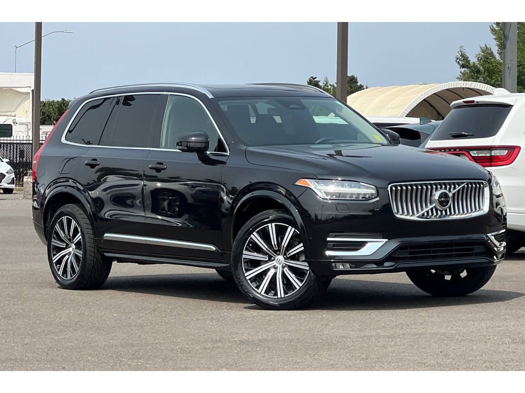 Used 2023 Volvo XC90 B5 Plus image 2