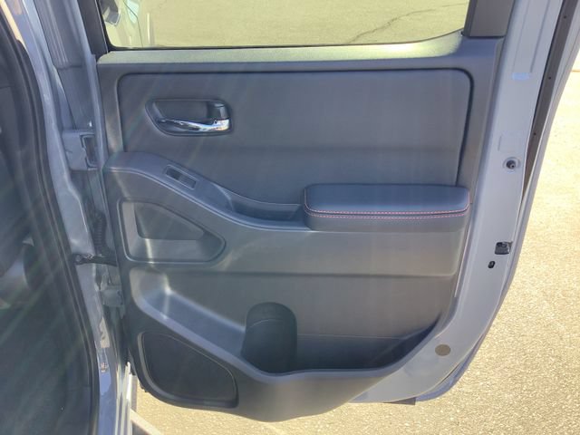 Used 2025 Nissan Frontier PRO-4X AWD/4WD image 33