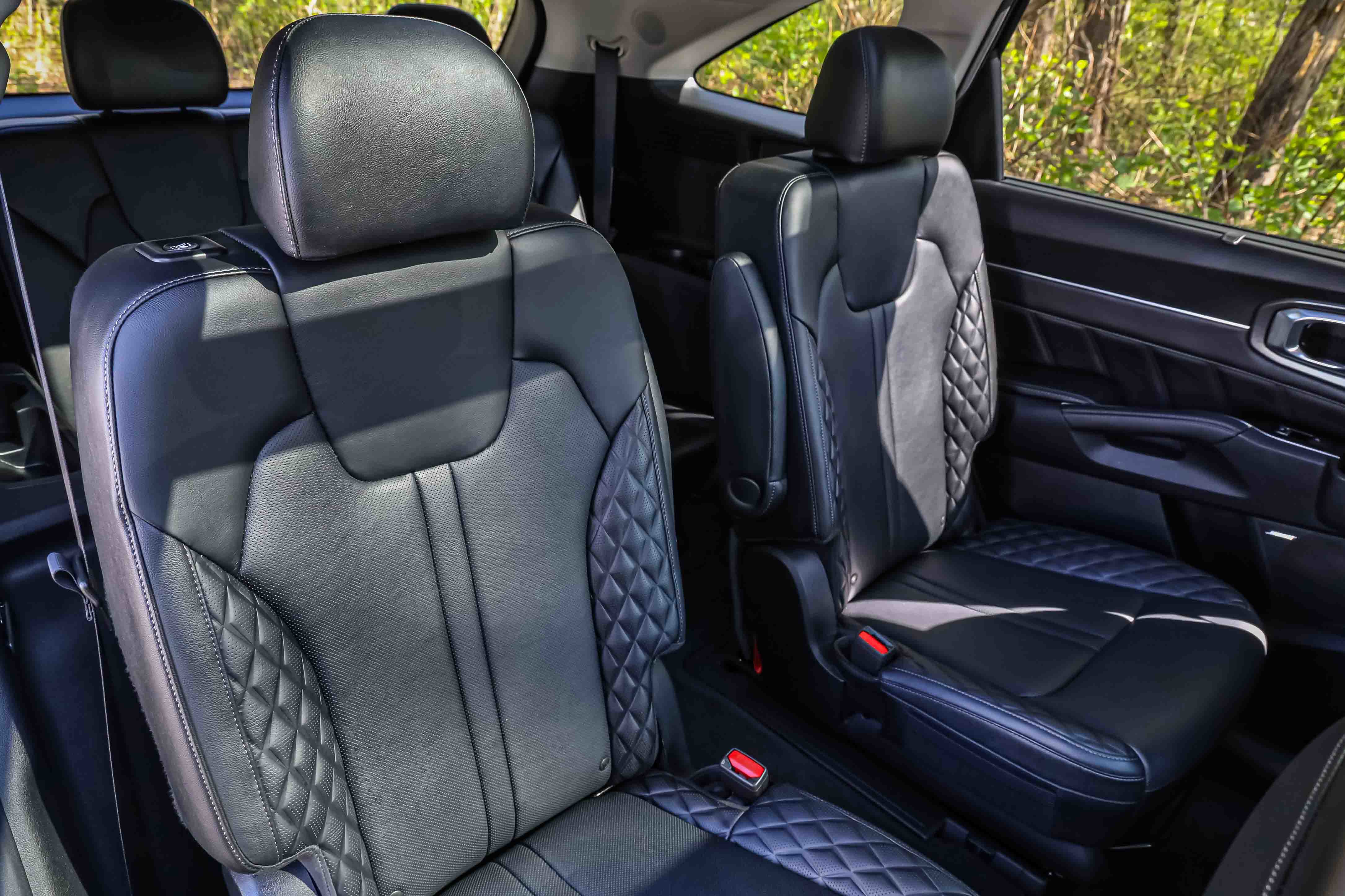 Certified 2023 Kia Sorento SX image 24