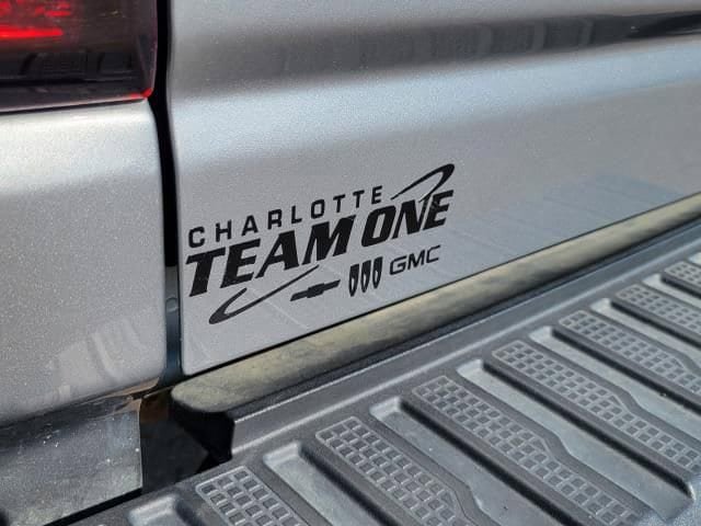 Used 2024 GMC Sierra 3500 Denali w/ Technology Package AWD/4WD image 9