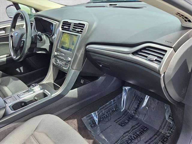 Used 2019 Ford Fusion SE FWD image 22