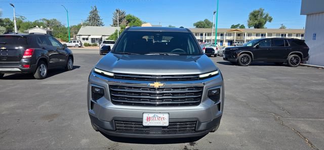 New 2026 Chevrolet Traverse LT w/ Driver Confidence Package AWD/4WD image 2