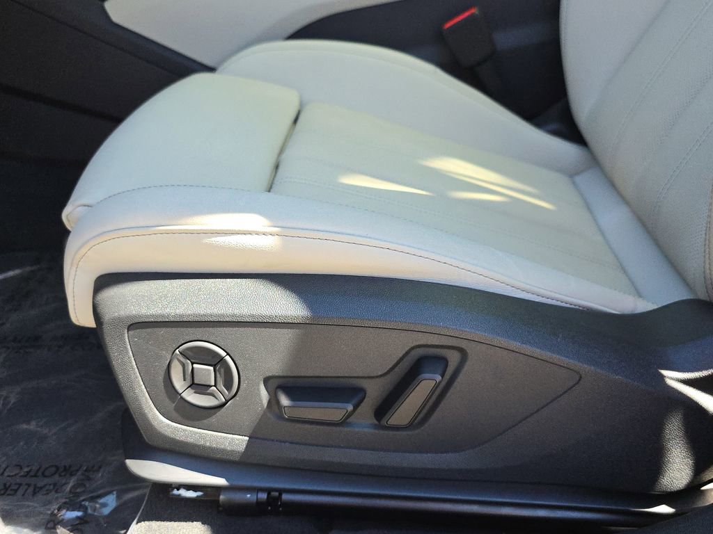 Certified 2025 Audi A6 e-tron Premium Plus w/ Premium Plus image 17