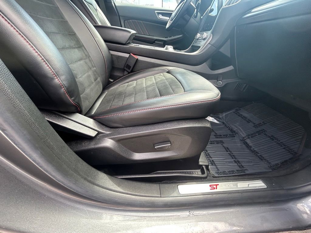 Used 2023 Ford Edge ST-Line w/ Cargo Accessory Package image 23