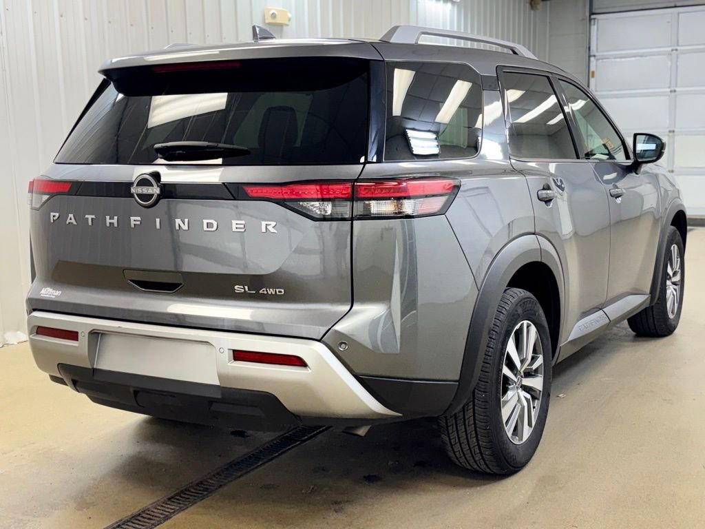Used 2025 Nissan Pathfinder SL AWD/4WD image 5