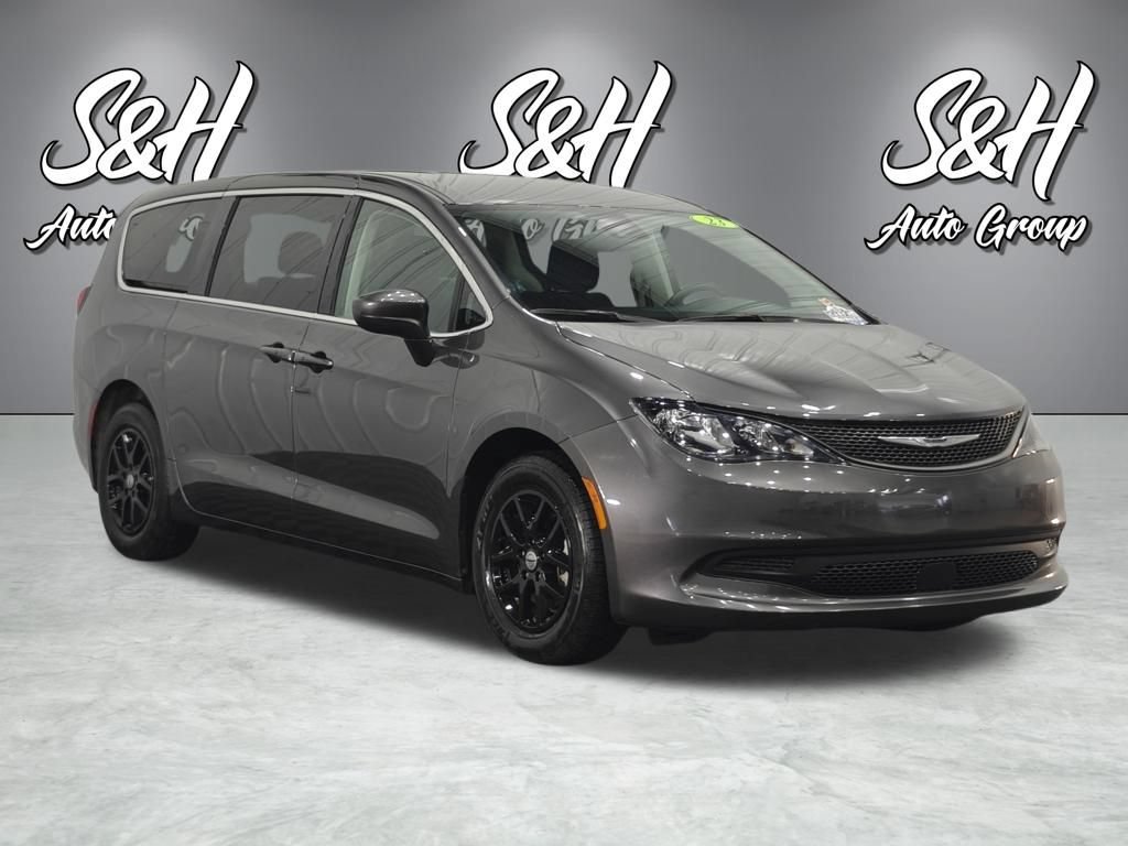 Used 2023 Chrysler Voyager LX FWD image 2