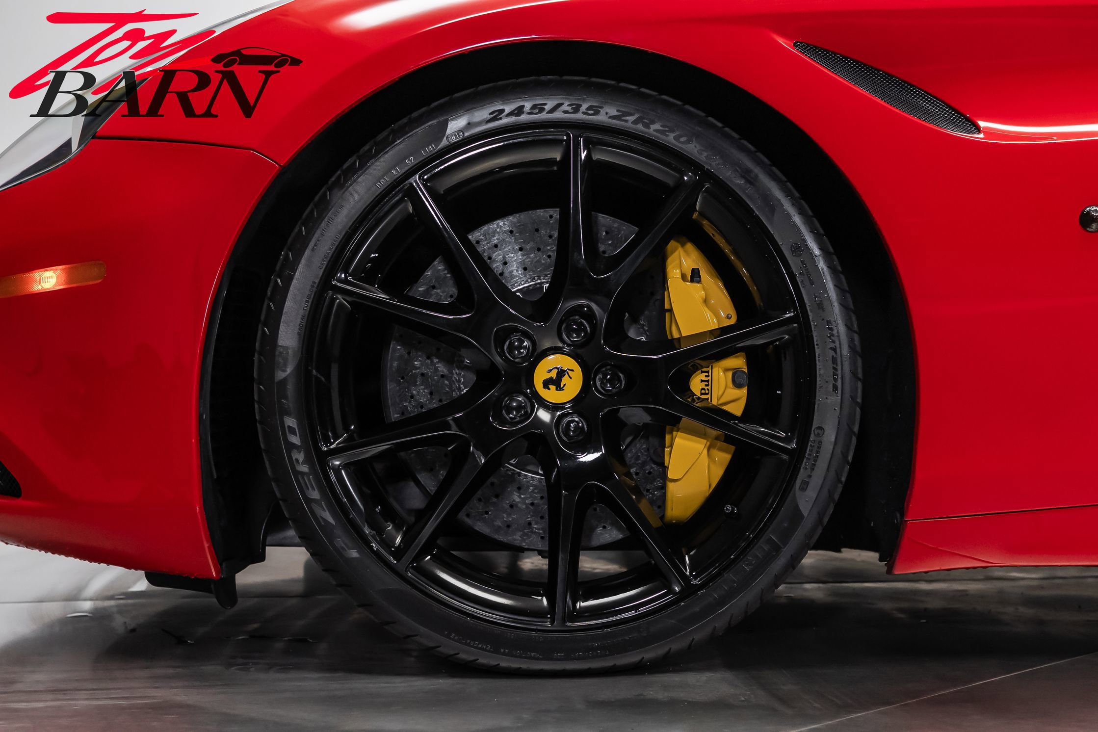 Used 2016 Ferrari California T RWD image 26