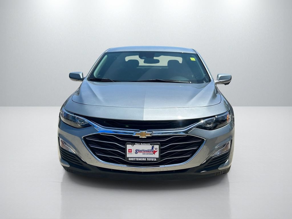 Used 2024 Chevrolet Malibu LT FWD image 2