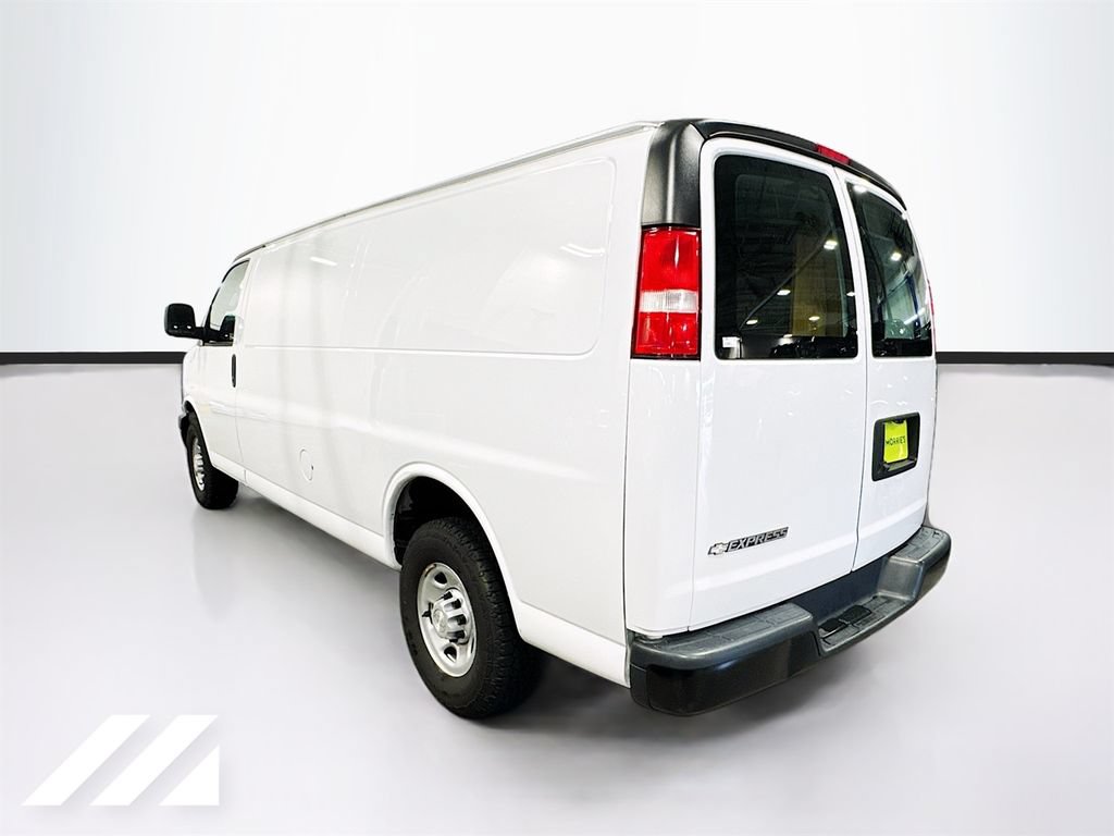 Used 2019 Chevrolet Express 2500 Extended RWD image 6