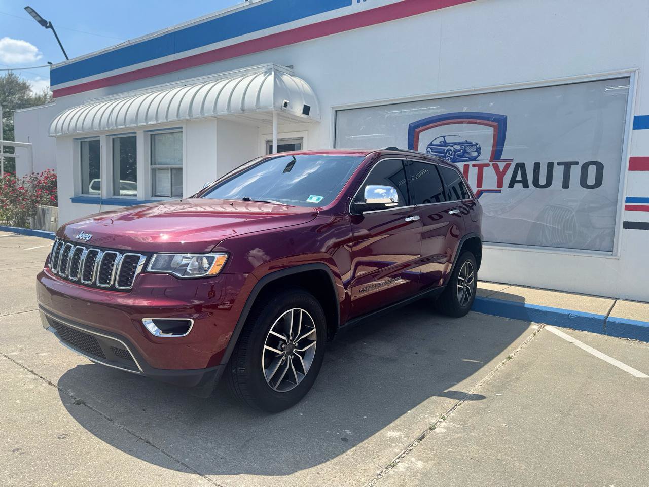 Used 2020 Jeep Grand Cherokee Limited AWD/4WD image 13