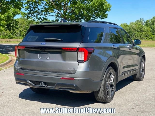 Used 2025 Ford Explorer ST-Line w/ ST-Line Street Pack AWD/4WD image 7