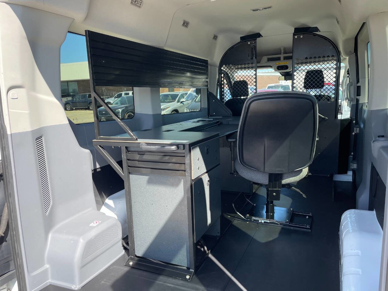 Used 2015 Ford Transit 150 XLT RWD image 24