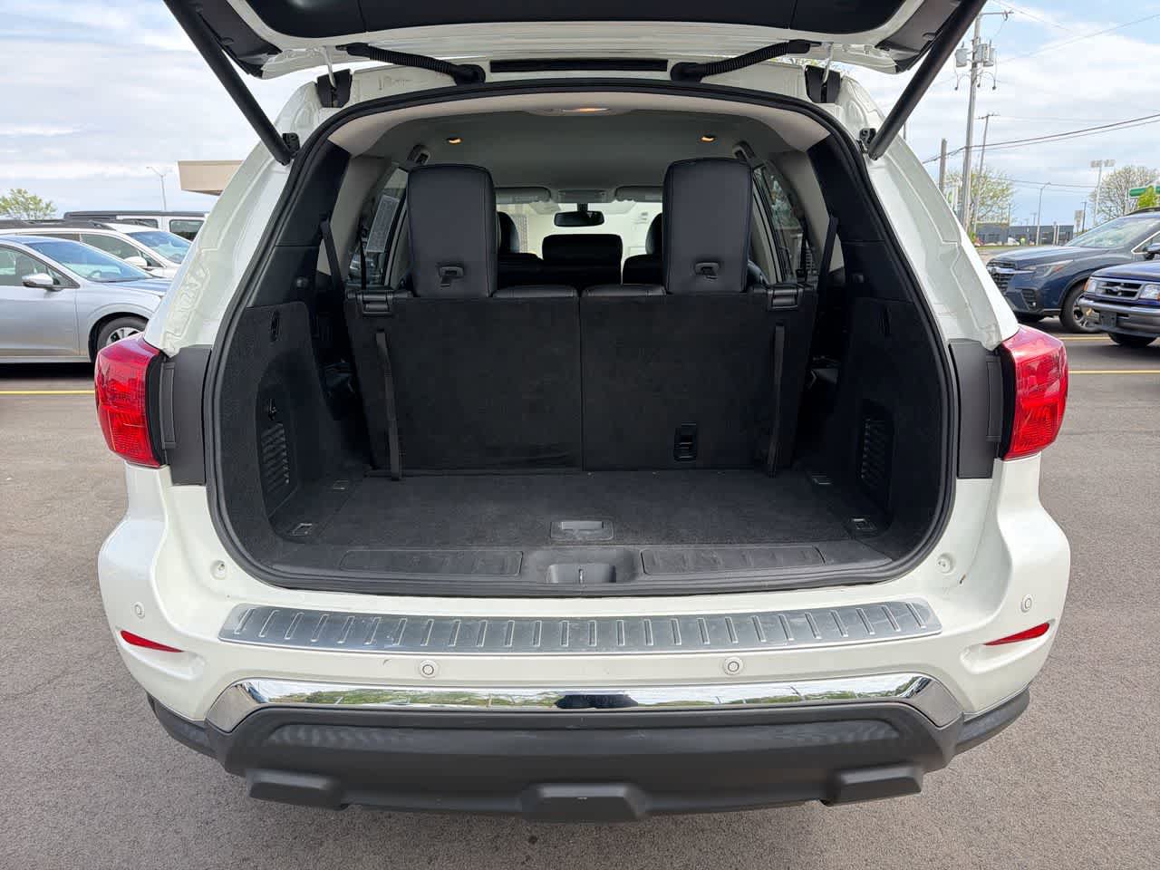 Used 2019 Nissan Pathfinder SL AWD/4WD image 36