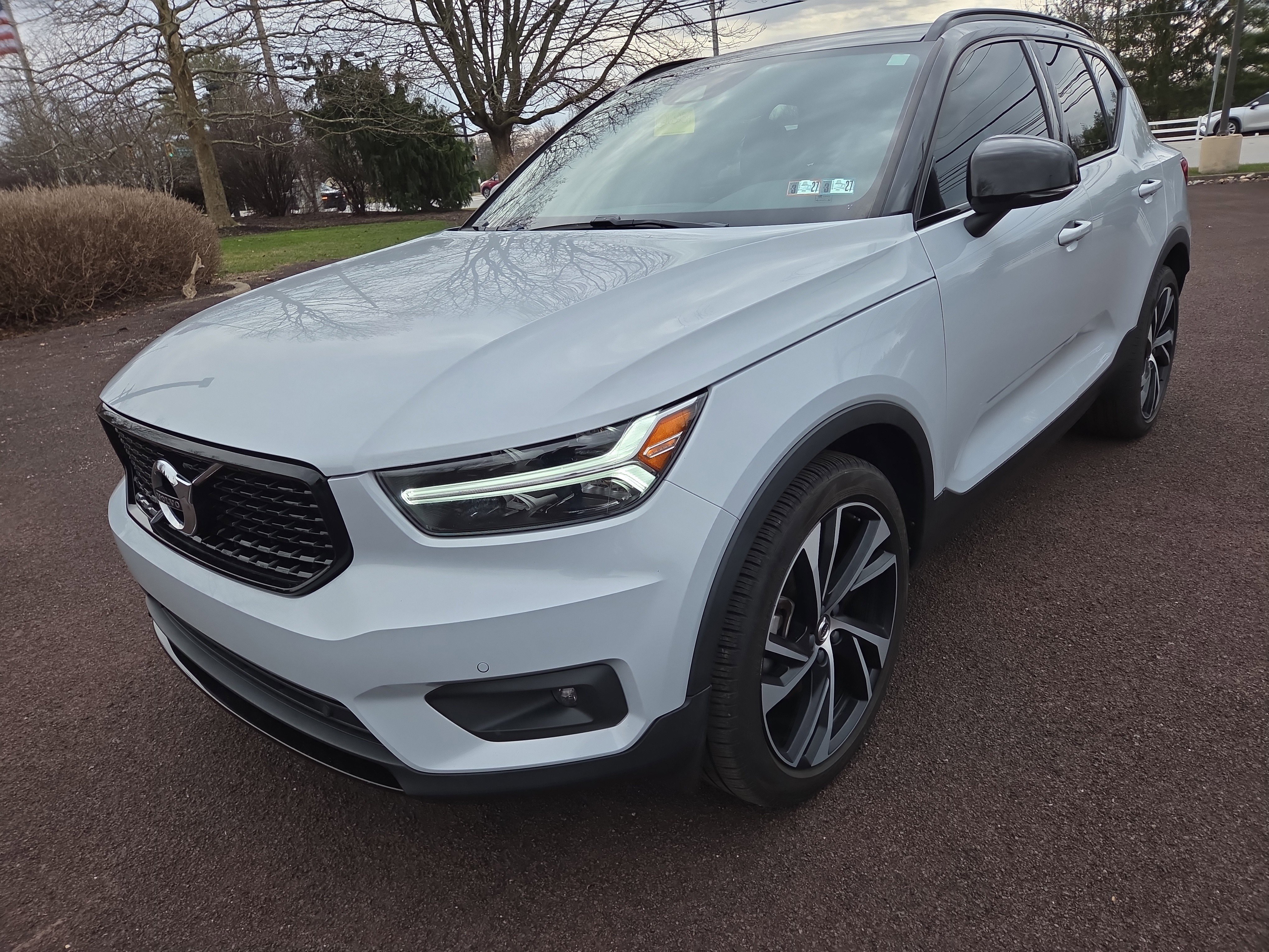 Used 2021 Volvo XC40 T5 R-Design w/ Climate Package image 7