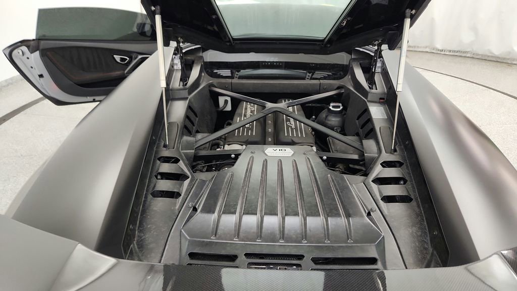 Used 2018 Lamborghini Huracan LP 580-2 image 32