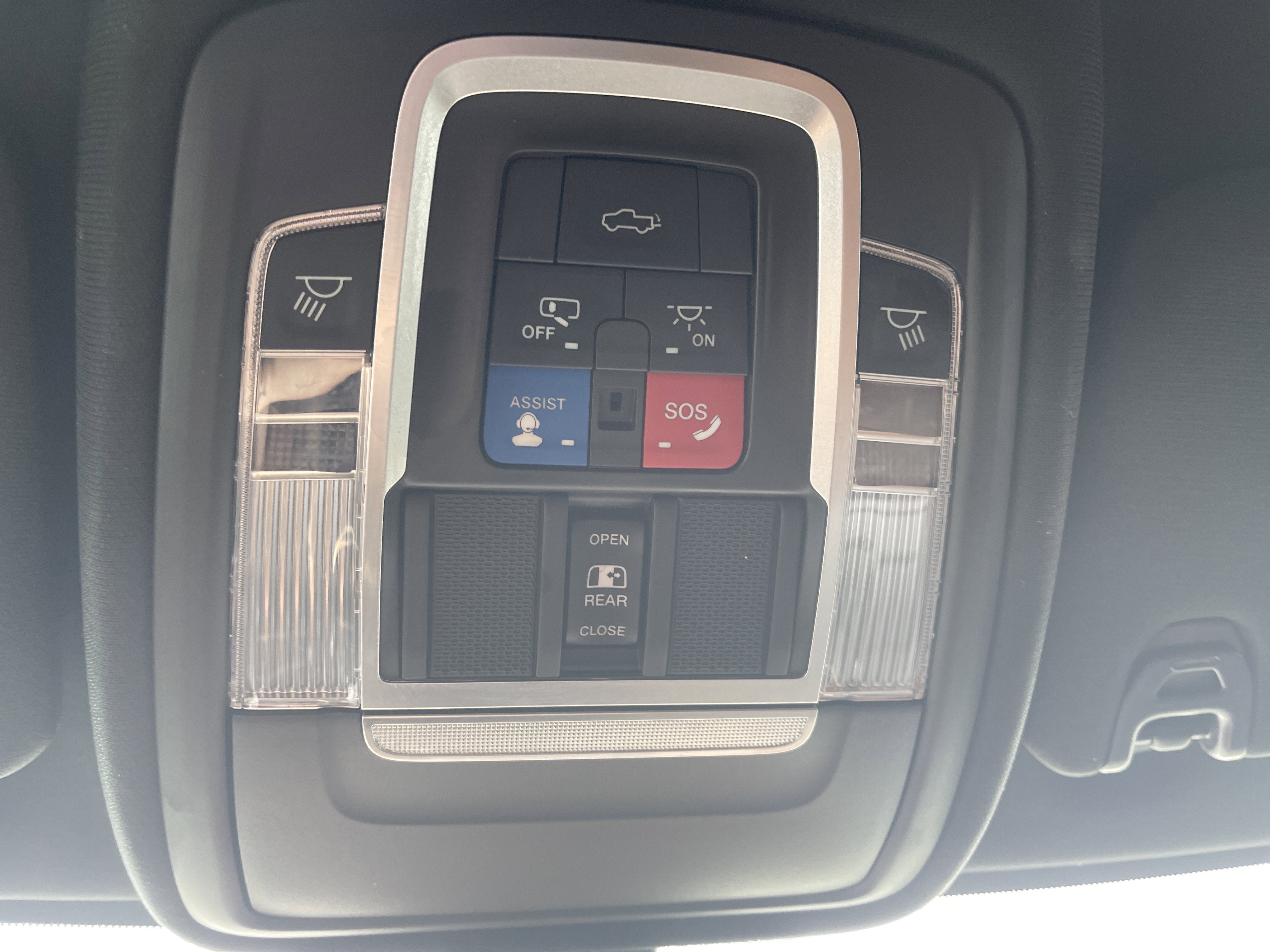 Used 2021 RAM 2500 Limited AWD/4WD image 33