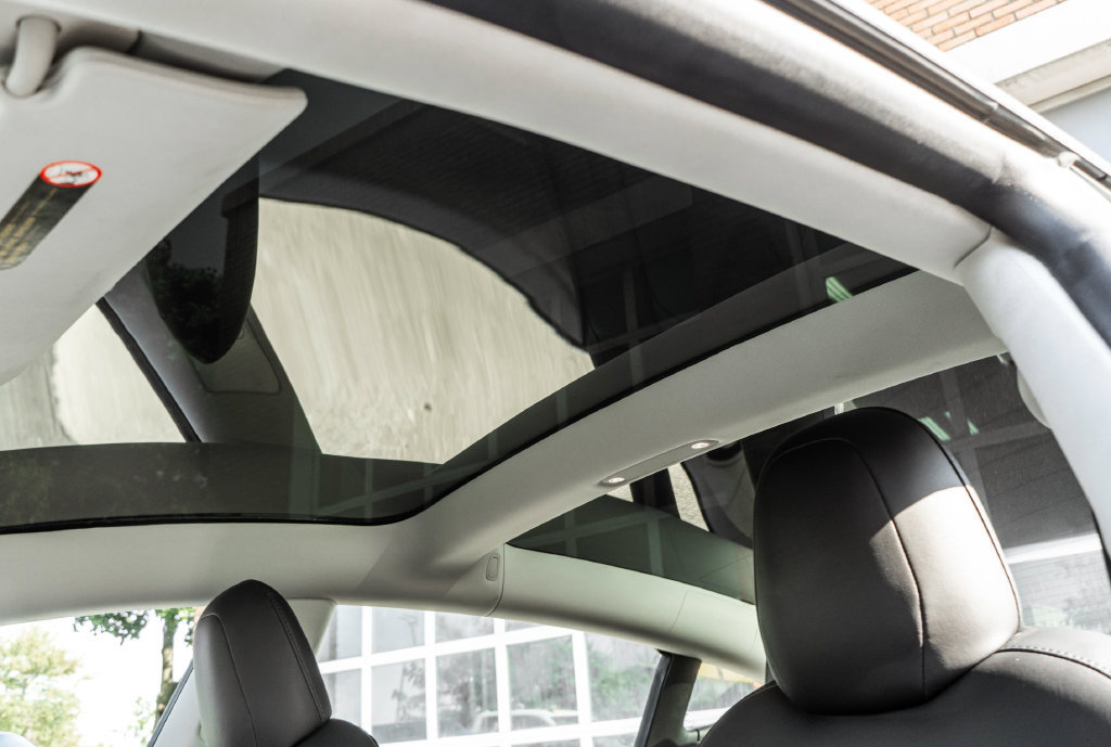 Used 2020 Tesla Model 3 Standard Range Plus RWD image 10