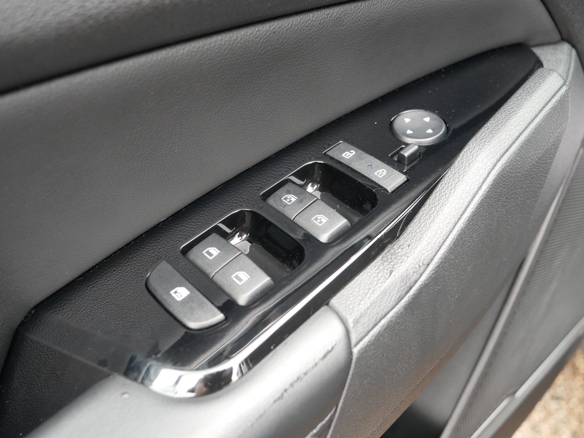 Certified 2024 Kia Sportage EX image 19