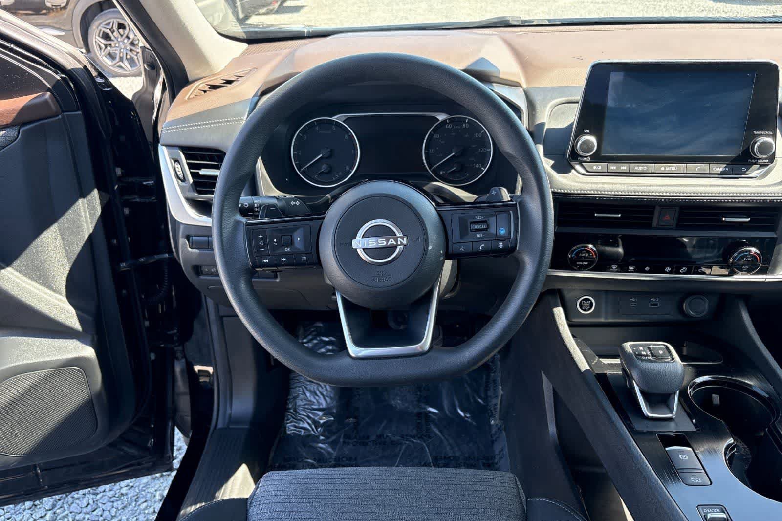 Certified 2023 Nissan Rogue SV FWD image 16