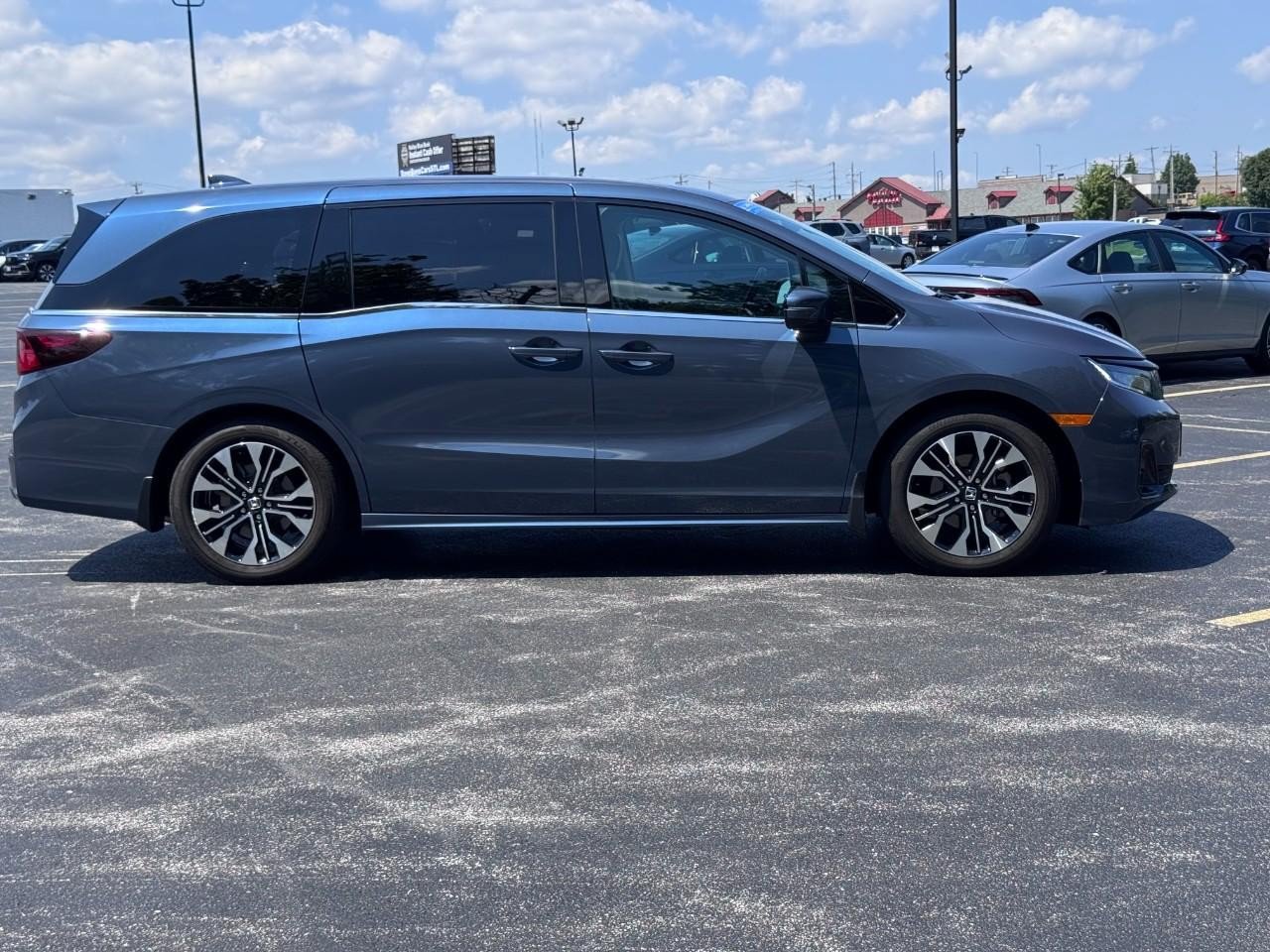 Certified 2025 Honda Odyssey Elite image 2