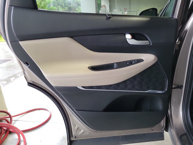 Used 2019 Hyundai Santa Fe w/ Ultimate Package FWD image 10