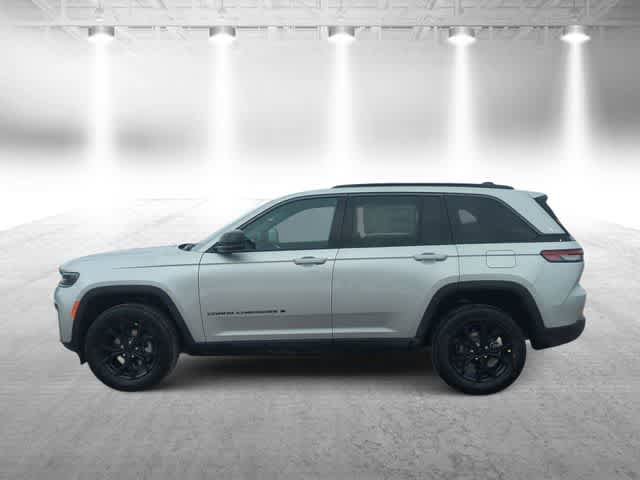 New 2026 Jeep Grand Cherokee Altitude AWD/4WD image 5