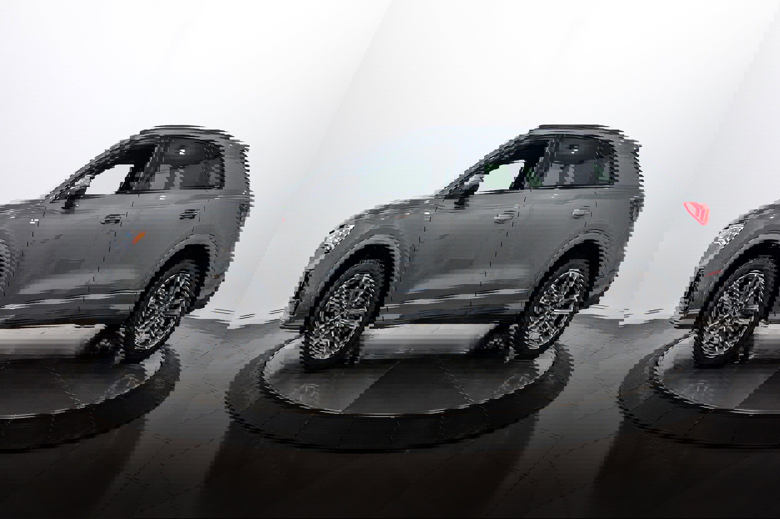 Certified 2025 Audi Q3 2.0T Premium w/ Convenience Package image 7