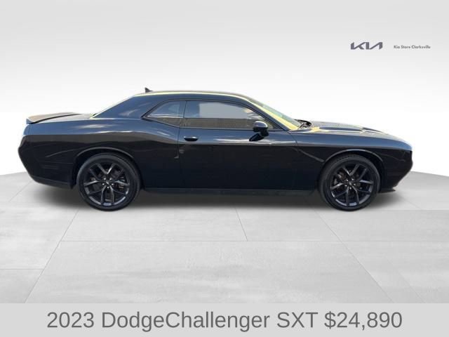 Used 2023 Dodge Challenger SXT w/ Blacktop Package image 9