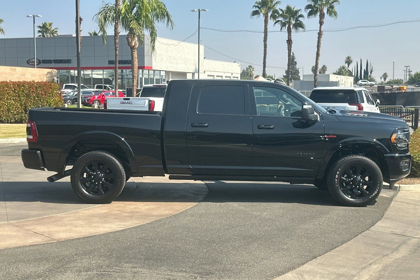 Used 2024 RAM 3500 Limited image 3