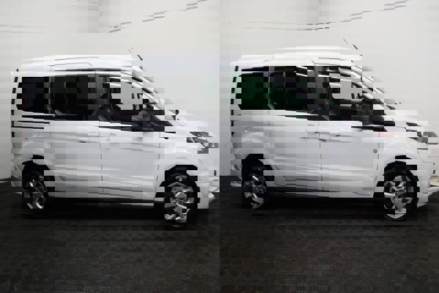 Used 2015 Ford Transit Connect XLT image 4