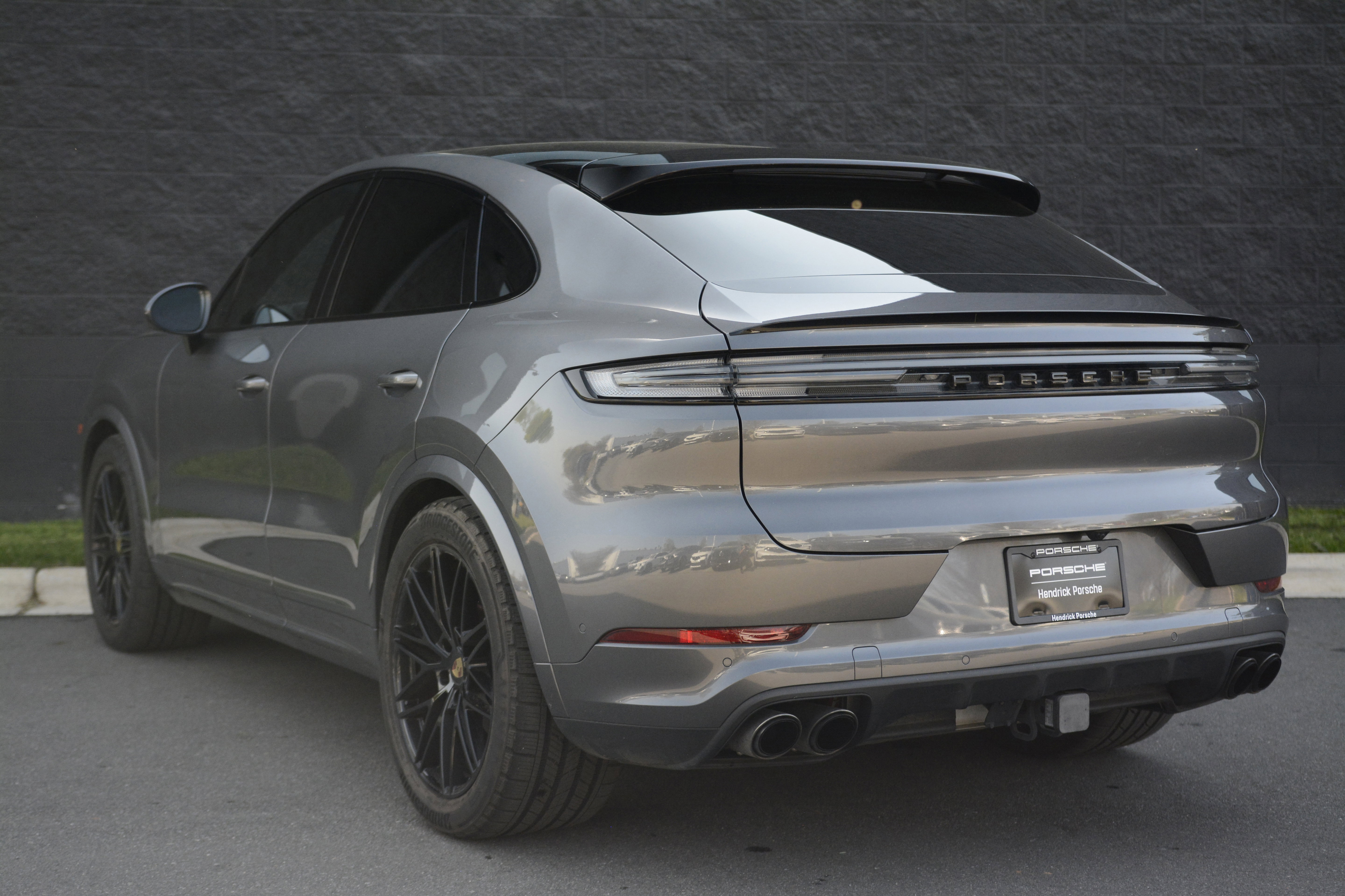 Certified 2024 Porsche Cayenne S AWD/4WD image 3