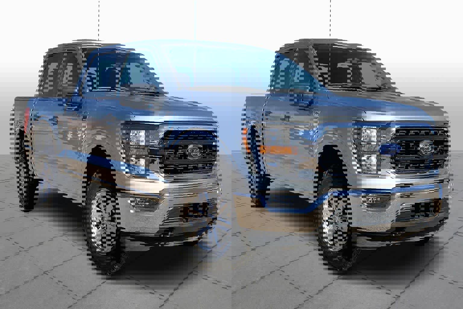 Used 2023 Ford F150 XLT w/ Trailer Tow Package image 3