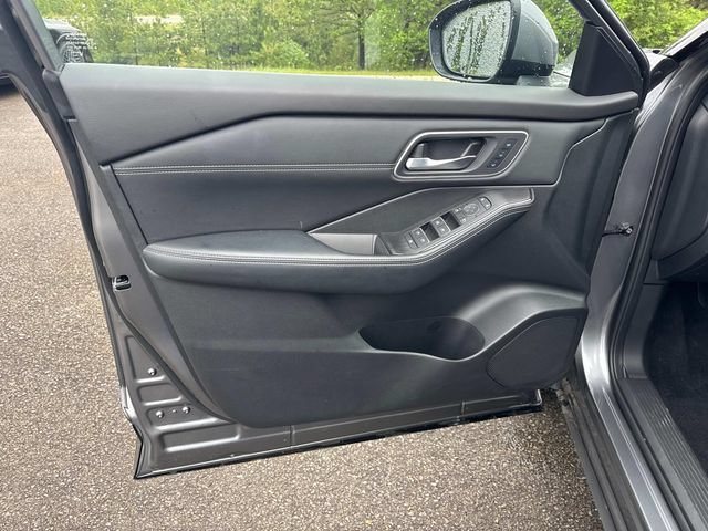 Certified 2026 Nissan Rogue Platinum w/ Platinum Premium Package AWD/4WD image 28