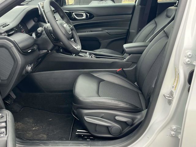 New 2026 Jeep Compass Latitude image 10