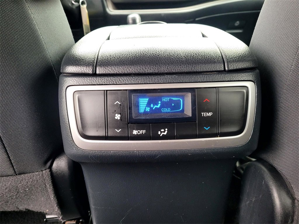 Used 2019 Toyota Highlander LE image 11